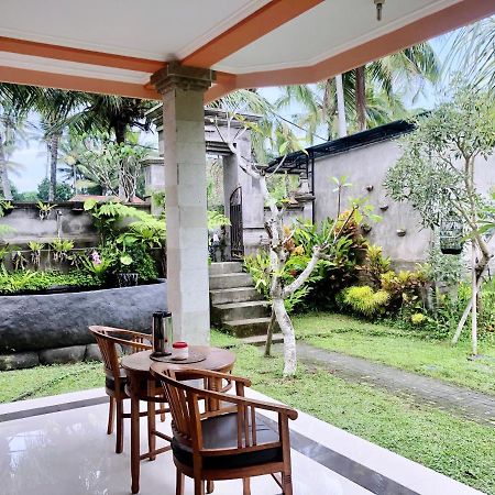 Hotel Gusti Rai House à Ubud Extérieur photo